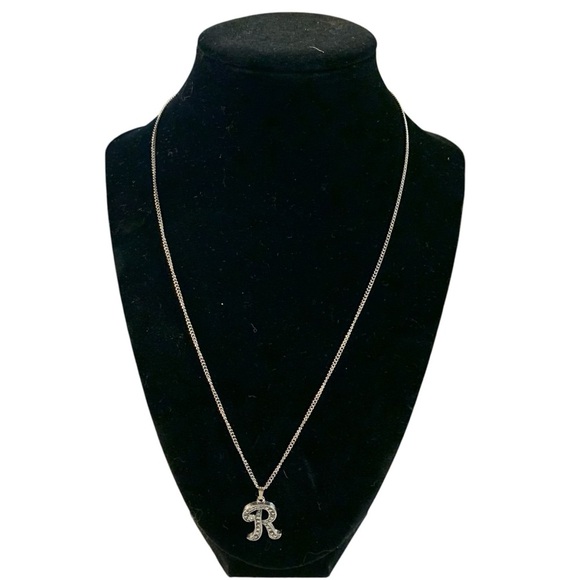 Avon  Silvertone antique style Necklace with Initial R Pendant NIB - Picture 1 of 6